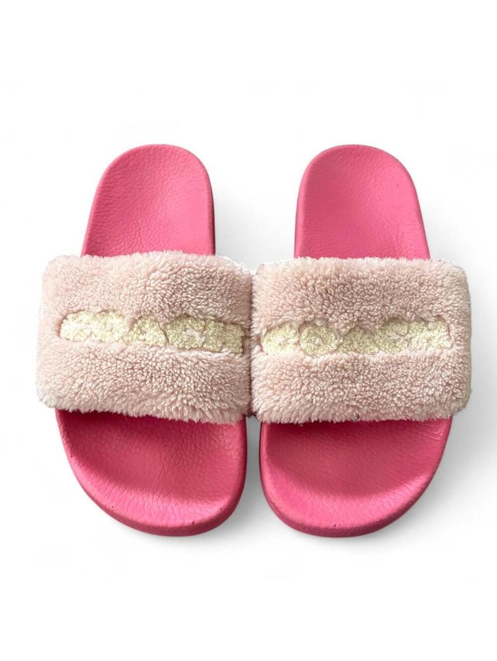 Womens Y2K Coach fur slides Size 7.5 US